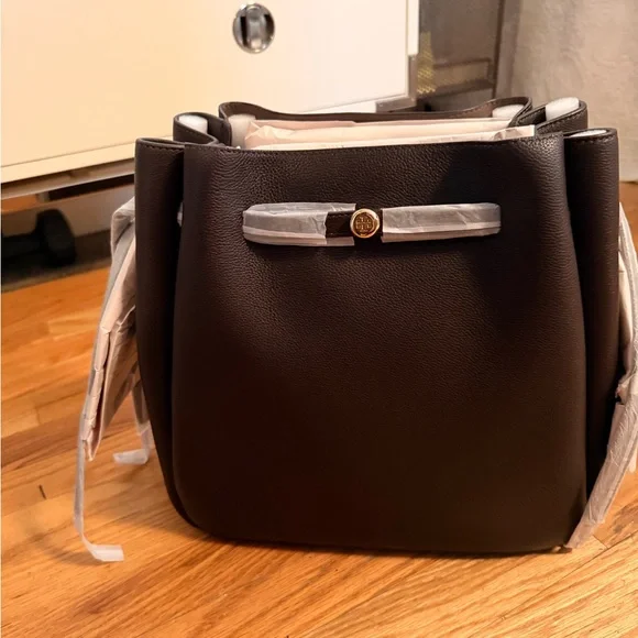 Tory Burch Large Romy Bucket Bag - Picture 5 of 8